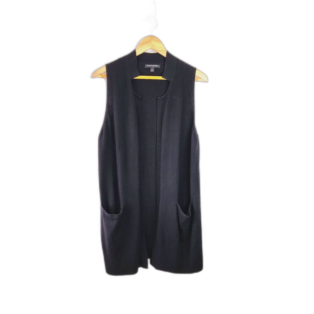 Banana Republic Black Sleeveless Cardigan Sweater Vest size S Casual Pockets